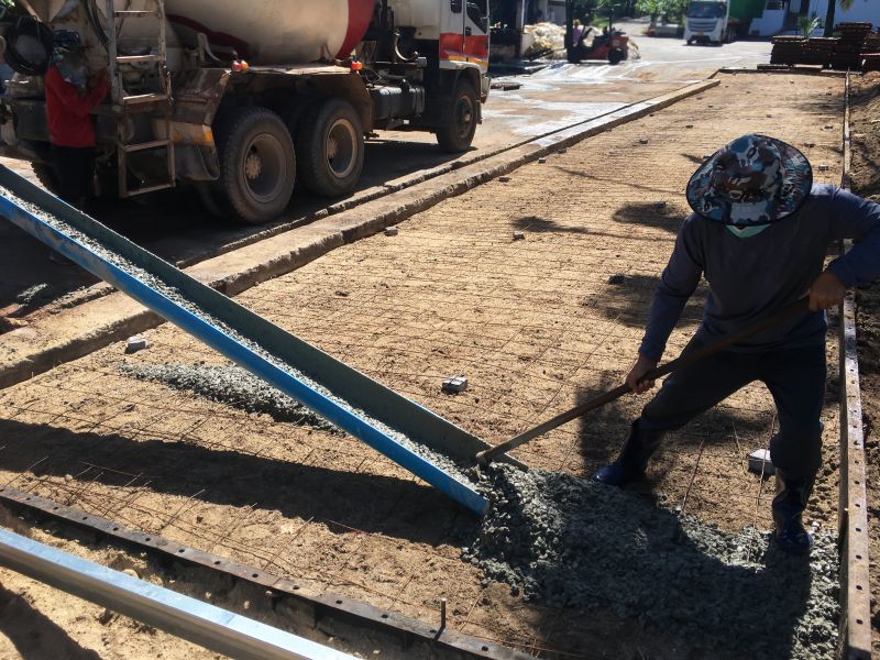 Industrial Foundation Pouring